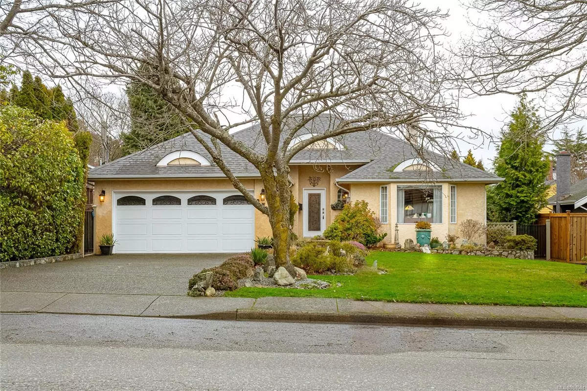 Oak Bay, BC V8R 5J6,2735 Cadboro Bay Rd