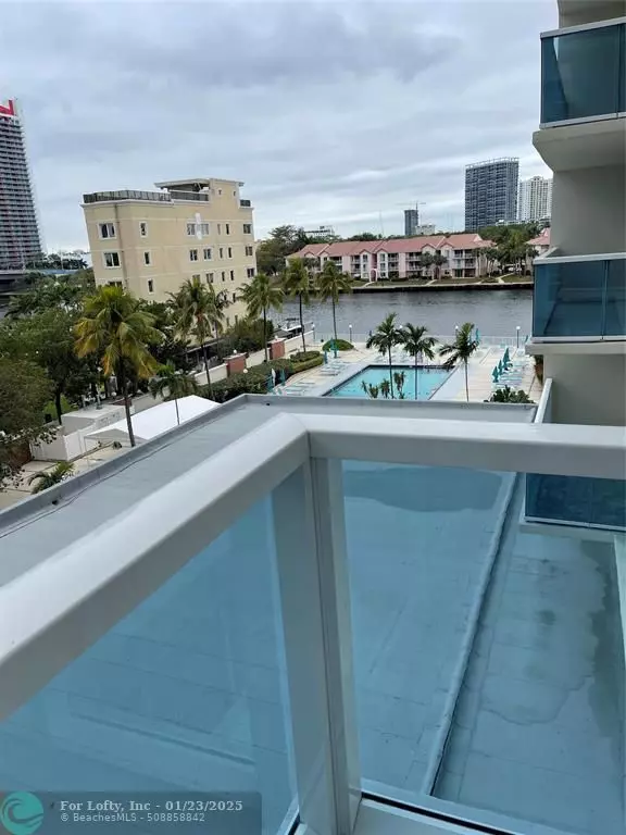 Hollywood, FL 33019,3800 S Ocean Dr  #409