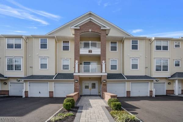 2301 Ambassador Ct #2301, Franklin Twp., NJ 08873