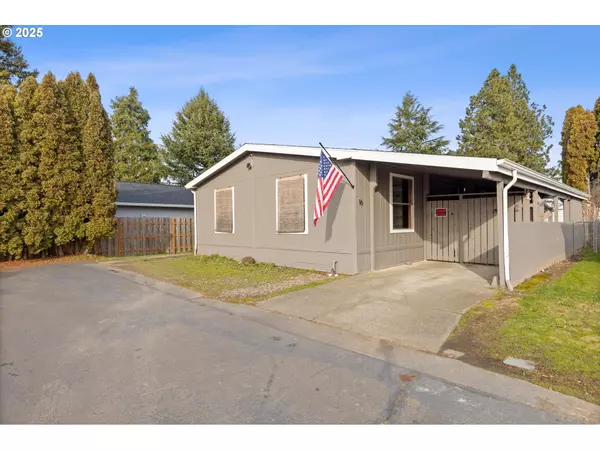 Newberg, OR 97132,301 E COLUMBIA DR #16