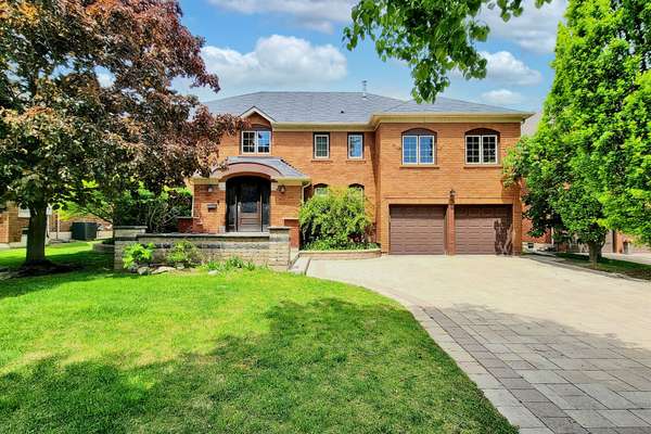 25 Glenarden CRES, Richmond Hill, ON L4B 2G6