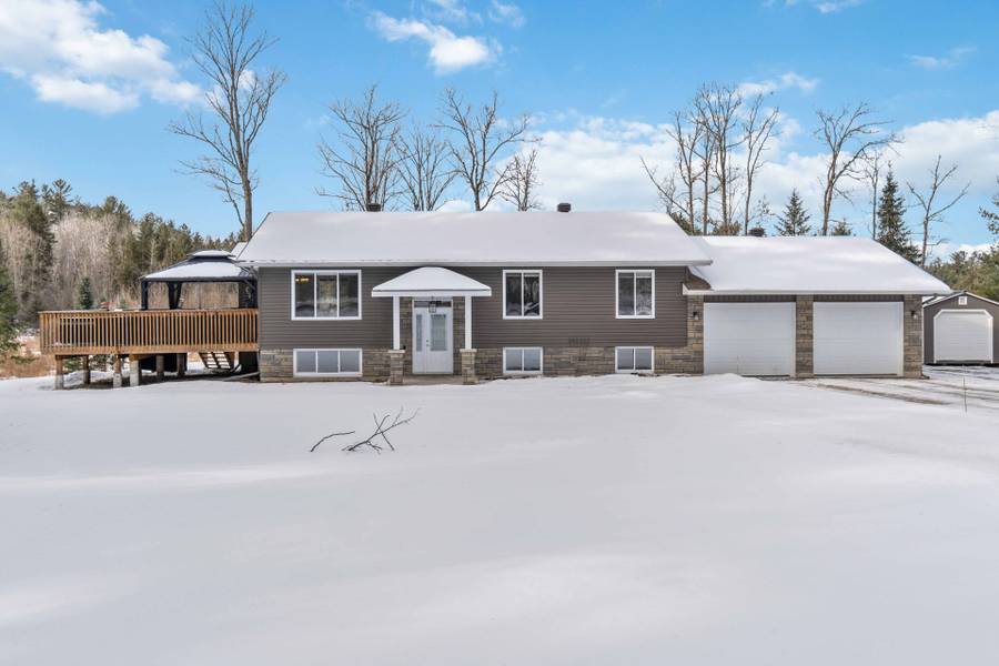 395 Early RD, Renfrew, ON K7V 3Z4