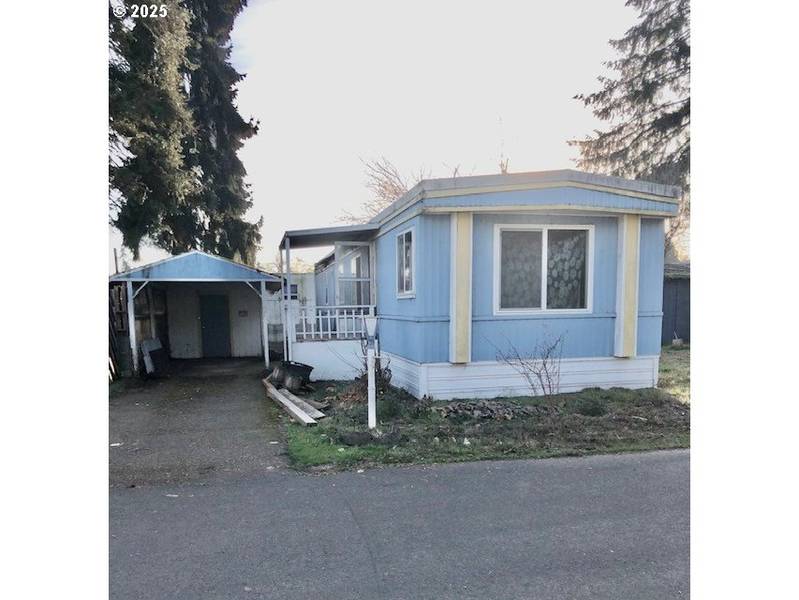 1557 N Pacific Hwy #72, Cottage Grove, OR 97424