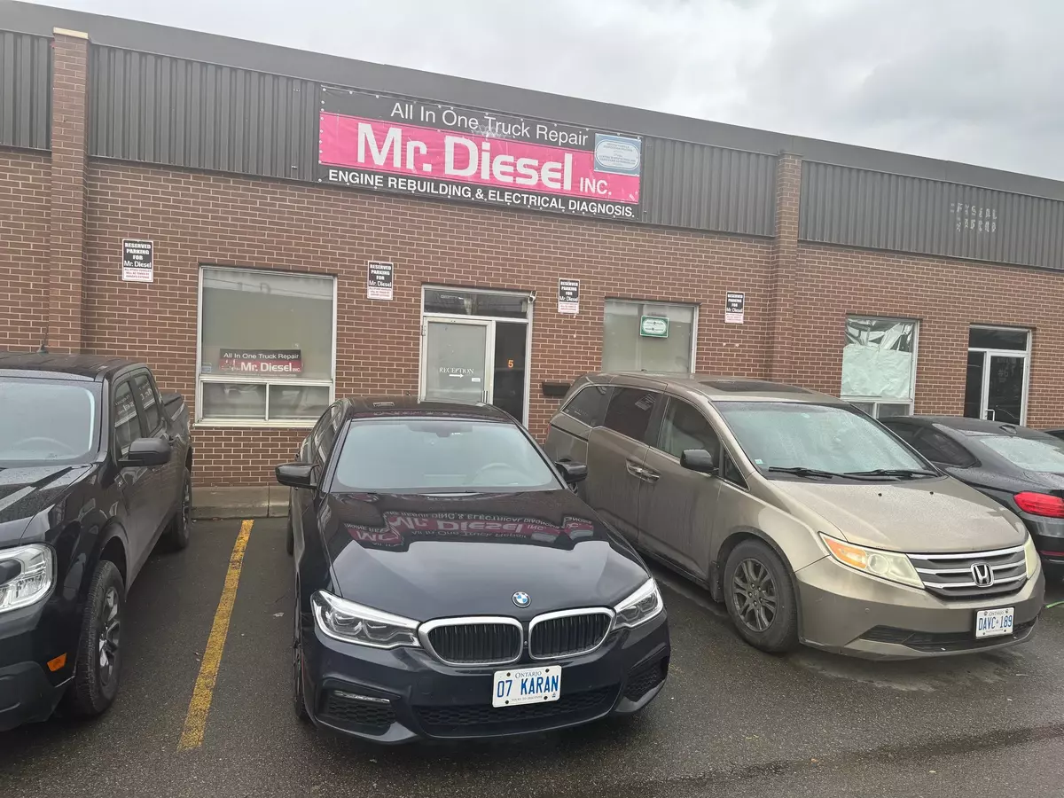 Mississauga, ON L4T 3V4,7517 Bren RD E #5