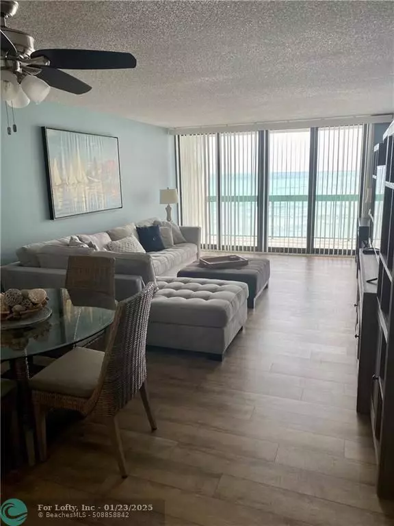 Jensen Beach, FL 34957,9940 S Ocean Dr  #607