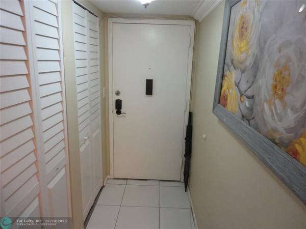 Lauderhill, FL 33319,4170 Inverrary Dr  #301