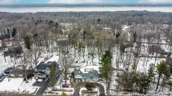 1776 BIG BAY POINT RD, Innisfil, ON L9S 2R4