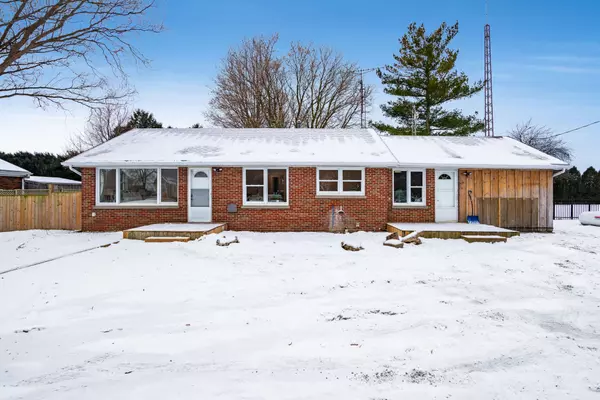 25172 St Clair RD,  Chatham-kent,  ON N0P 1L0