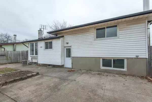 St. Catharines, ON L2M 6E7,16 Huntley CRES