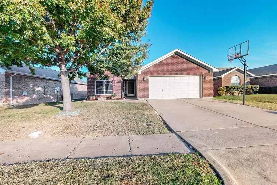 12409 Seven Eagles Lane, Fort Worth, TX 76028