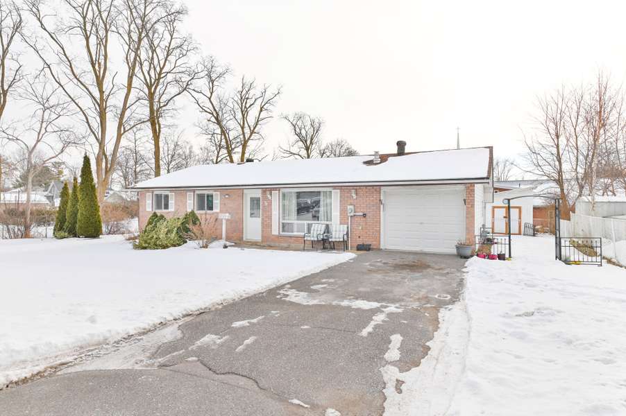 5 Crawford DR, Hastings, ON K0K 2M0