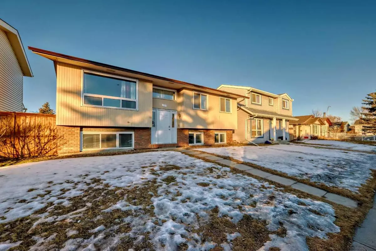 Calgary, AB T3J 1B1,16 Fallswater RD NE