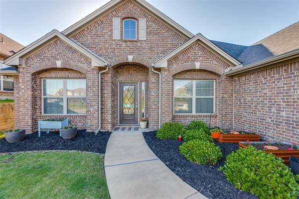 3208 Shoreline Drive, Burleson, TX 76028