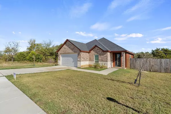 East Tawakoni, TX 75472,121 Pelican Court