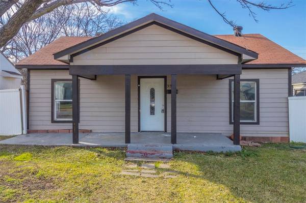 3304 Frazier Avenue, Fort Worth, TX 76110