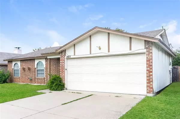 Arlington, TX 76018,2423 Heathercrest Drive