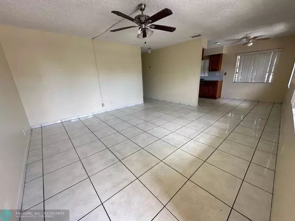 Coral Springs, FL 33065,4360 Riverside Dr  #4