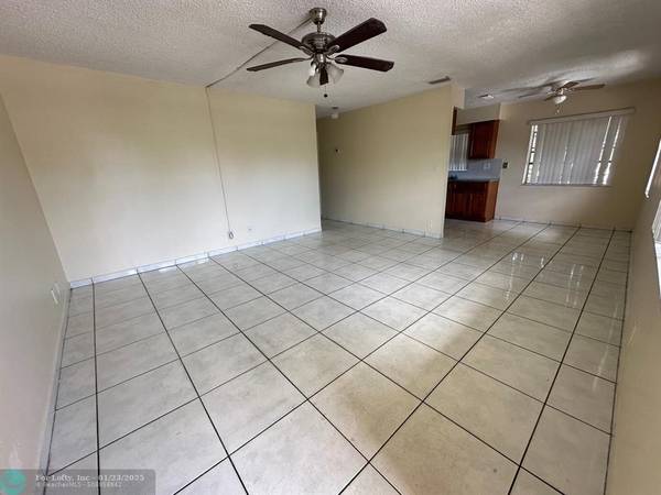 Coral Springs, FL 33065,4360 Riverside Dr  #4