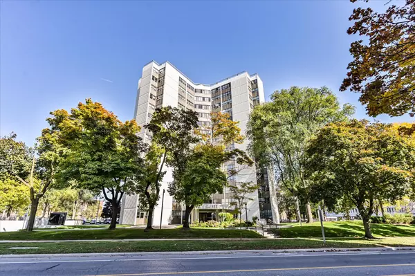 Mississauga, ON L5B 1R6,2323 Confederation Pkwy #1201