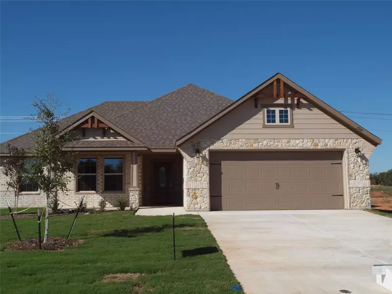 709 Raylan Street, Springtown, TX 76082