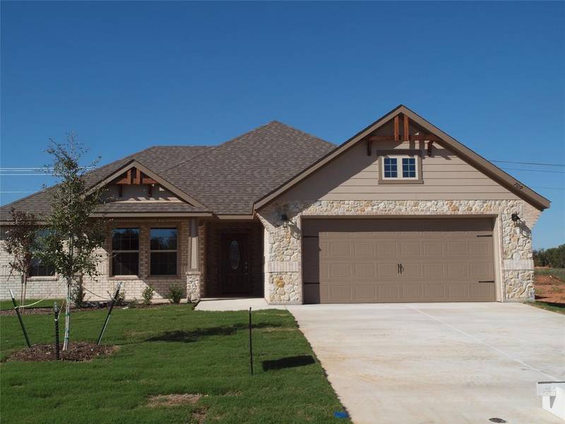 709 Raylan Street, Springtown, TX 76082