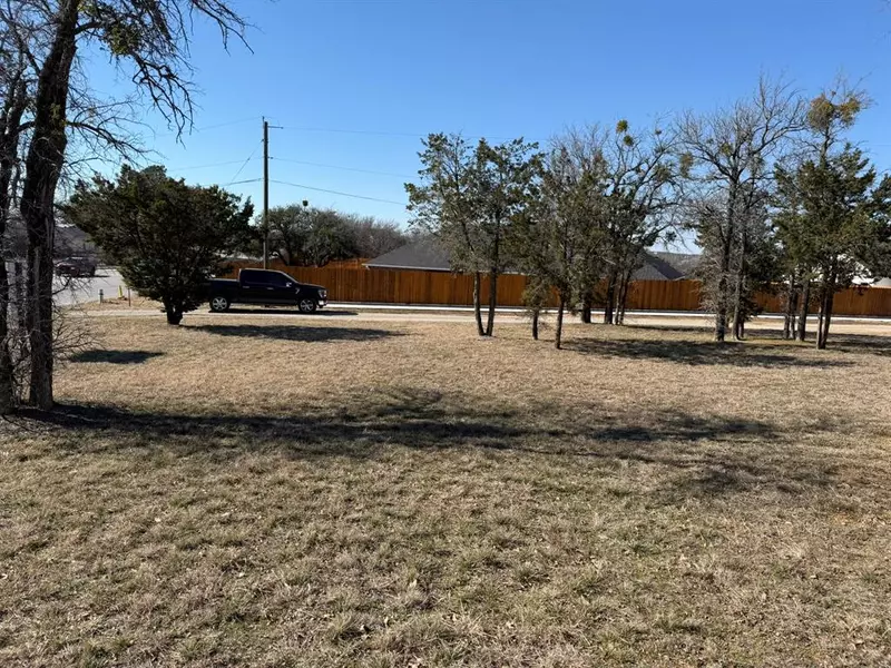 911 pine tree Court, Graham, TX 76450