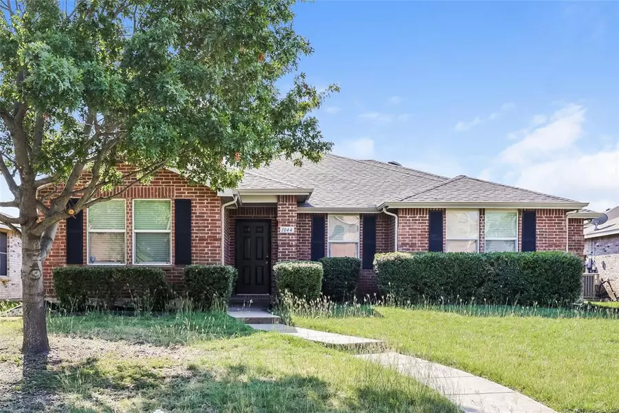 1044 Bumble Bee Drive, Lancaster, TX 75134