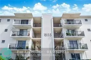 1855 Plunkett St  #110, Hollywood, FL 33020