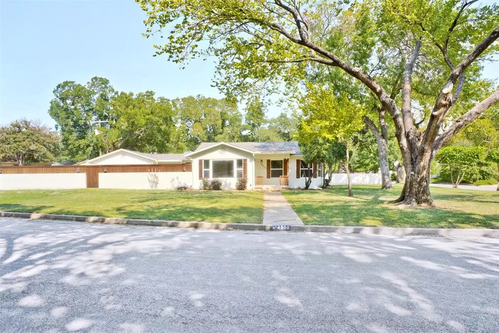 River Oaks, TX 76114,4900 Black Oak Lane