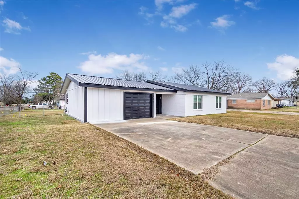 Greenville, TX 75402,50001 Del Ra Drive