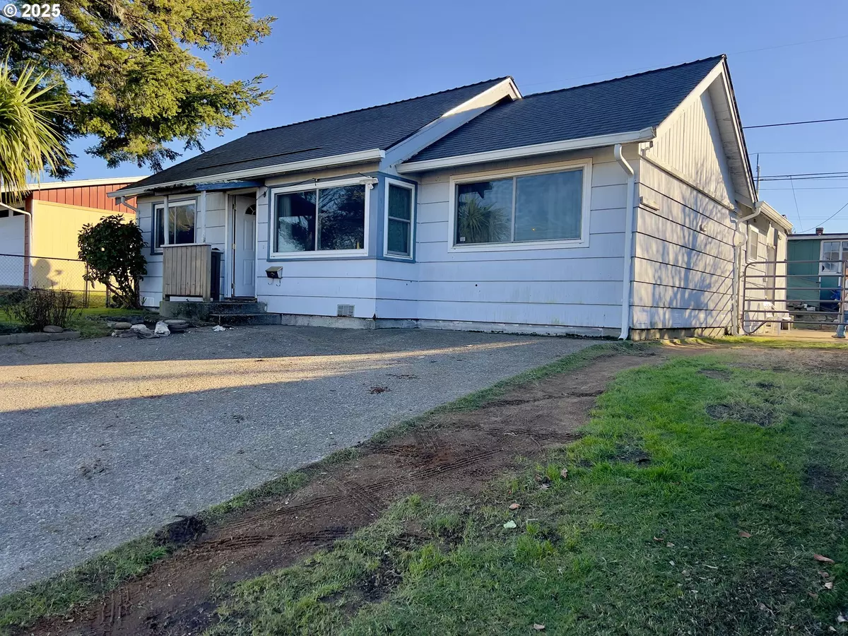 Coos Bay, OR 97420,955 GARFIELD AVE