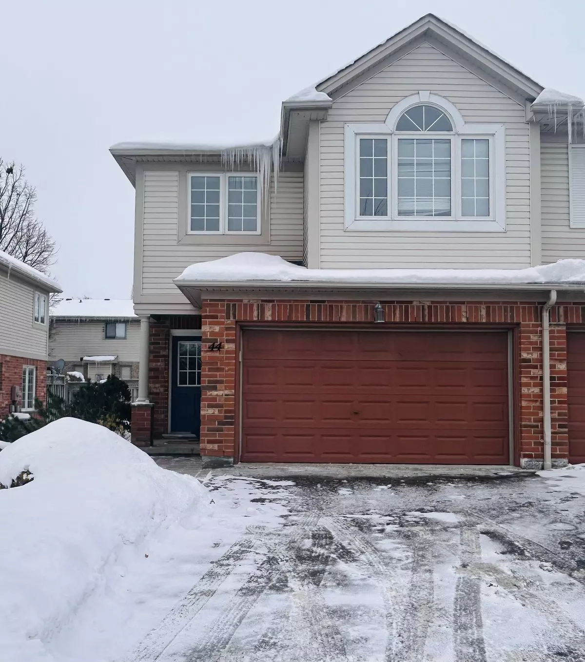 London, ON N6G 5H9,320 Ambleside DR #44