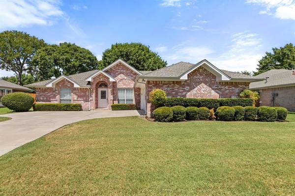 3228 Riverwood Drive, Fort Worth, TX 76116