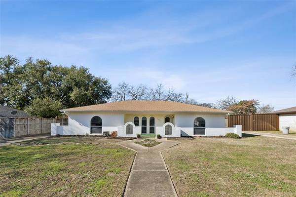 3605 Spring Valley Drive, Bedford, TX 76021