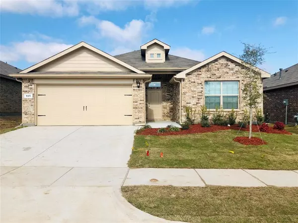 925 Rutherford Drive, Crowley, TX 76036