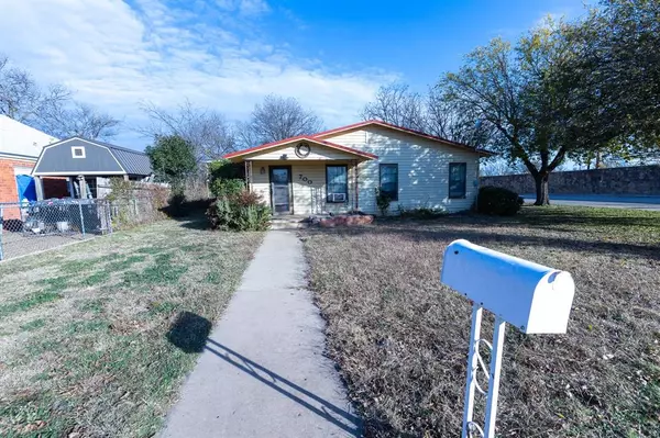 700 W 6th Street, Coleman, TX 76834