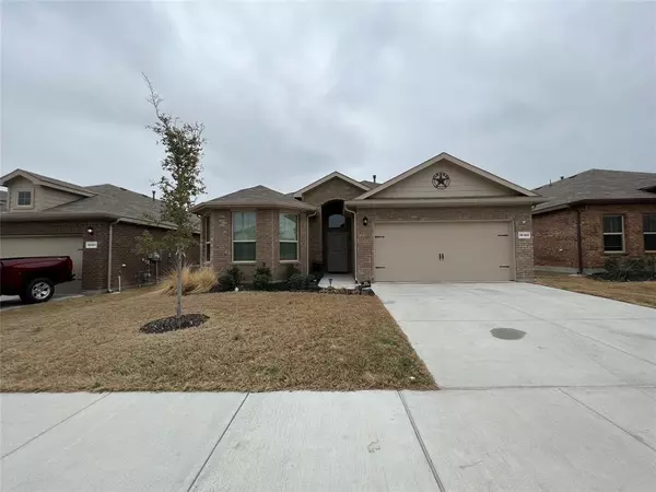 10105 Poinsett Way, Fort Worth, TX 76108