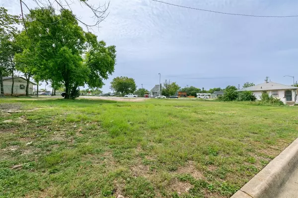 1503 E Vickery Boulevard, Fort Worth, TX 76104