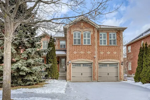 11 Sturgess CRES, Whitby, ON L1M 1J9