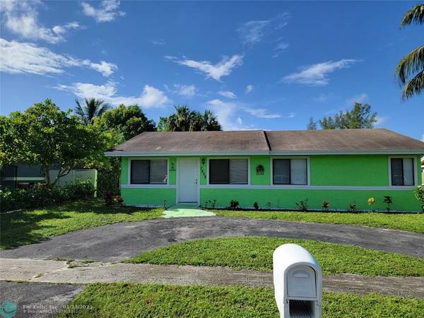 7808 SW 8th St, North Lauderdale, FL 33068