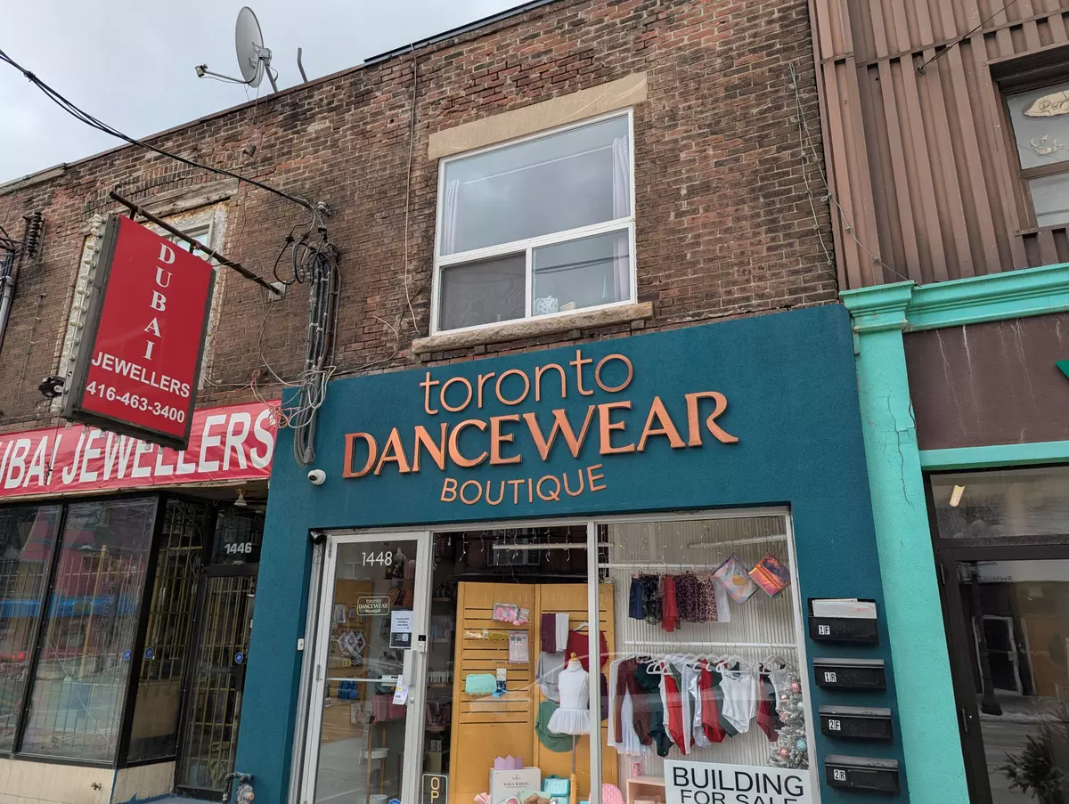 Toronto E01, ON M4L 1Z8,1448 Gerrard ST E