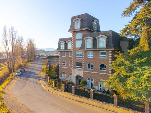 104 Esplanade St #404, Nanaimo, BC V9R 0G6