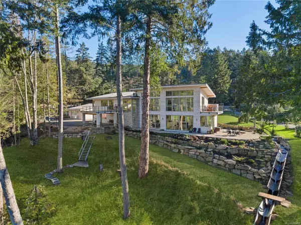 820 Sunset Dr, Salt Spring, BC V8K 1E7