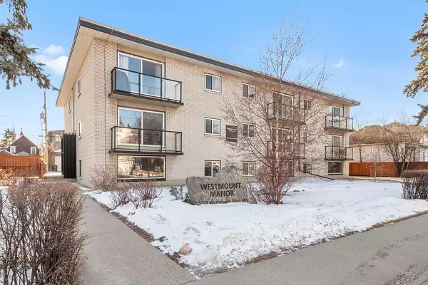 1717 Westmount RD NW #14, Calgary, AB T2N 3M4