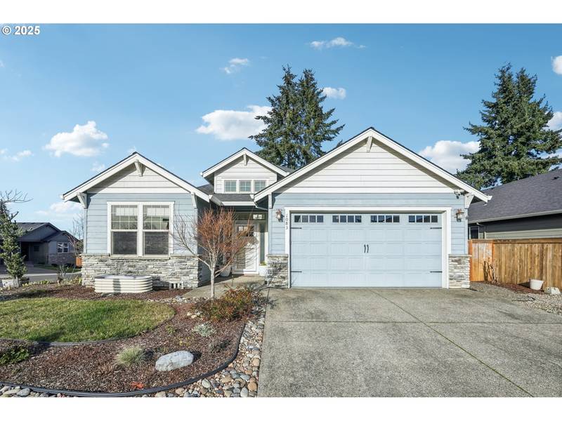 1083 E 1ST AVE, Estacada, OR 97023