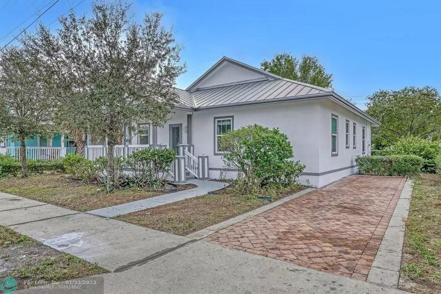 313 W 13th St, Riviera Beach, FL 33404