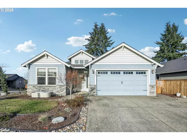 1083 E 1ST AVE, Estacada, OR 97023