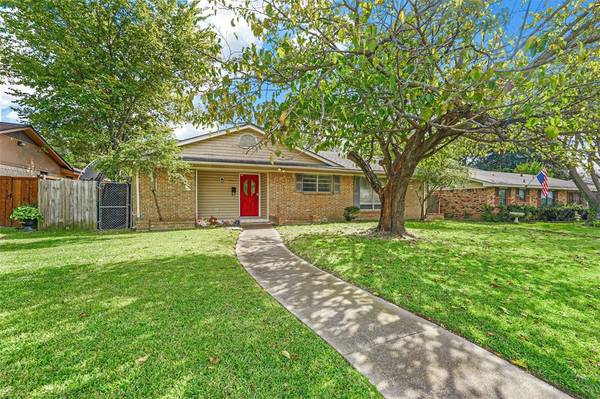 10328 Castlerock Drive,  Dallas,  TX 75217