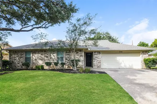 5725 Rio De Janeiro Circle, North Richland Hills, TX 76180