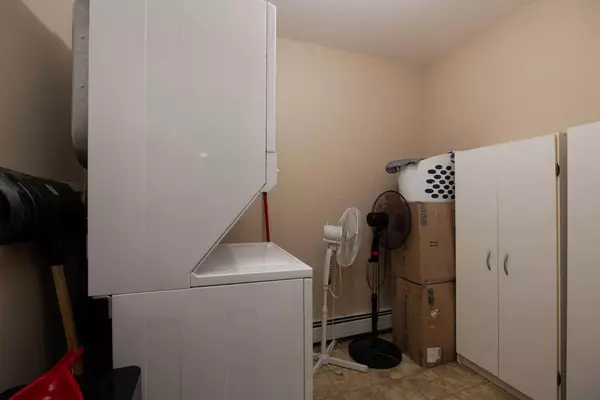 Fort Mcmurray, AB T9K2W3,200 Lougheed DR #1200